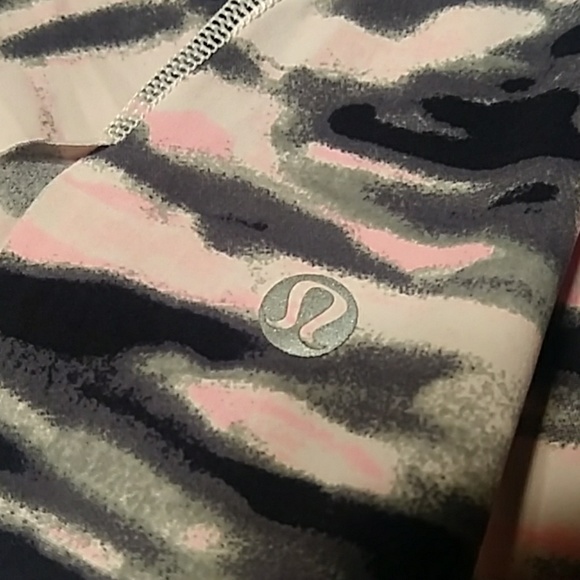 Lululemon tank - Picture 3 of 3